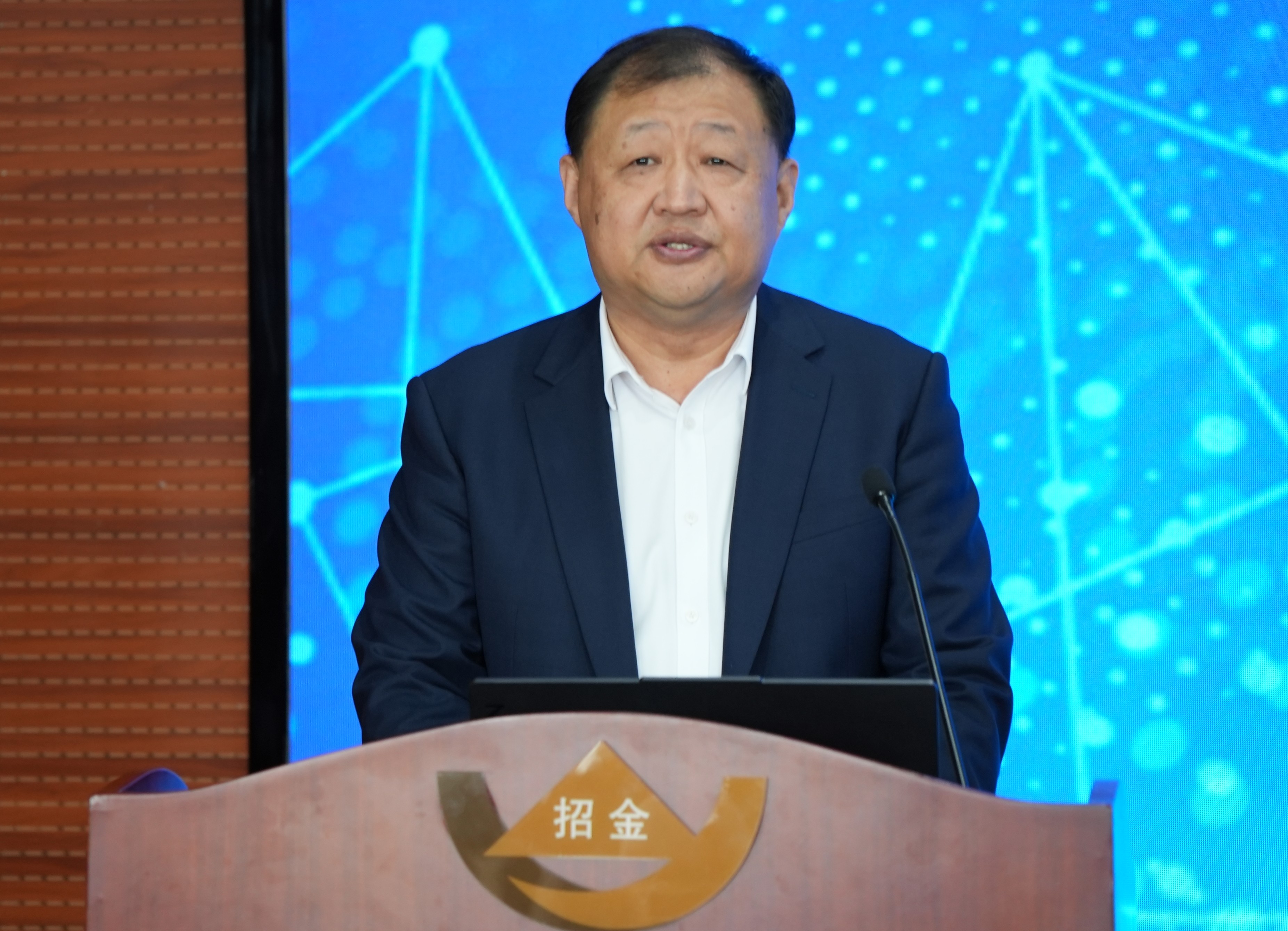王樂譯董事長講話.jpg