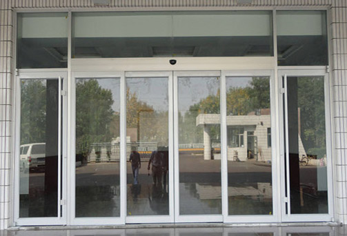 自動(dòng)門控制系統(tǒng)方案詳解